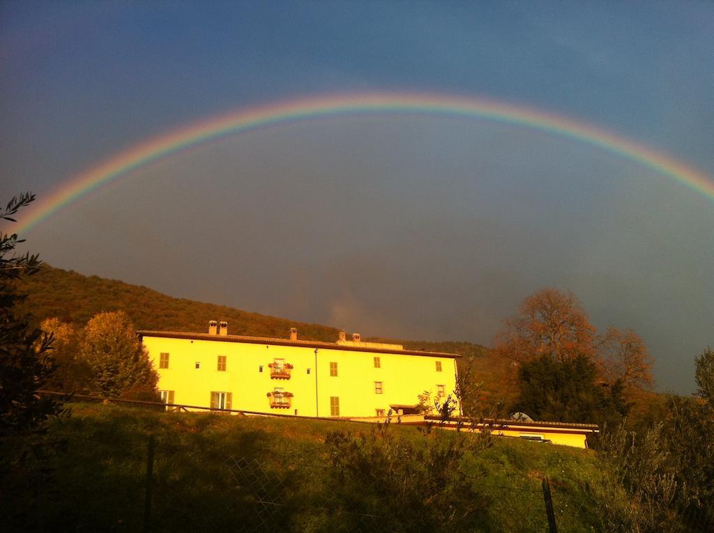 Agriturismo Villa Gabbiano Capodacqua  Екстериор снимка